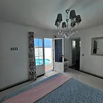 Villa Blue Miracle